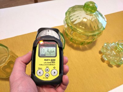 sugárzásmérő uránüveggel